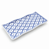 Thaise rechthoekige keramieken schaal van 23 cm met blauw-wit patroon op een witte achtergrond.