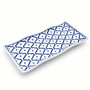 Thaise rechthoekige keramieken schaal van 23 cm met blauw-wit patroon op een witte achtergrond.