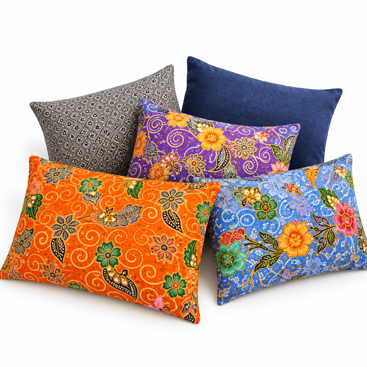 Vijf decoratieve troostzakjes in verschillende kleuren, met kleurrijke bloemmotieven en effen stoffen, gepresenteerd tegen een witte achtergrond.