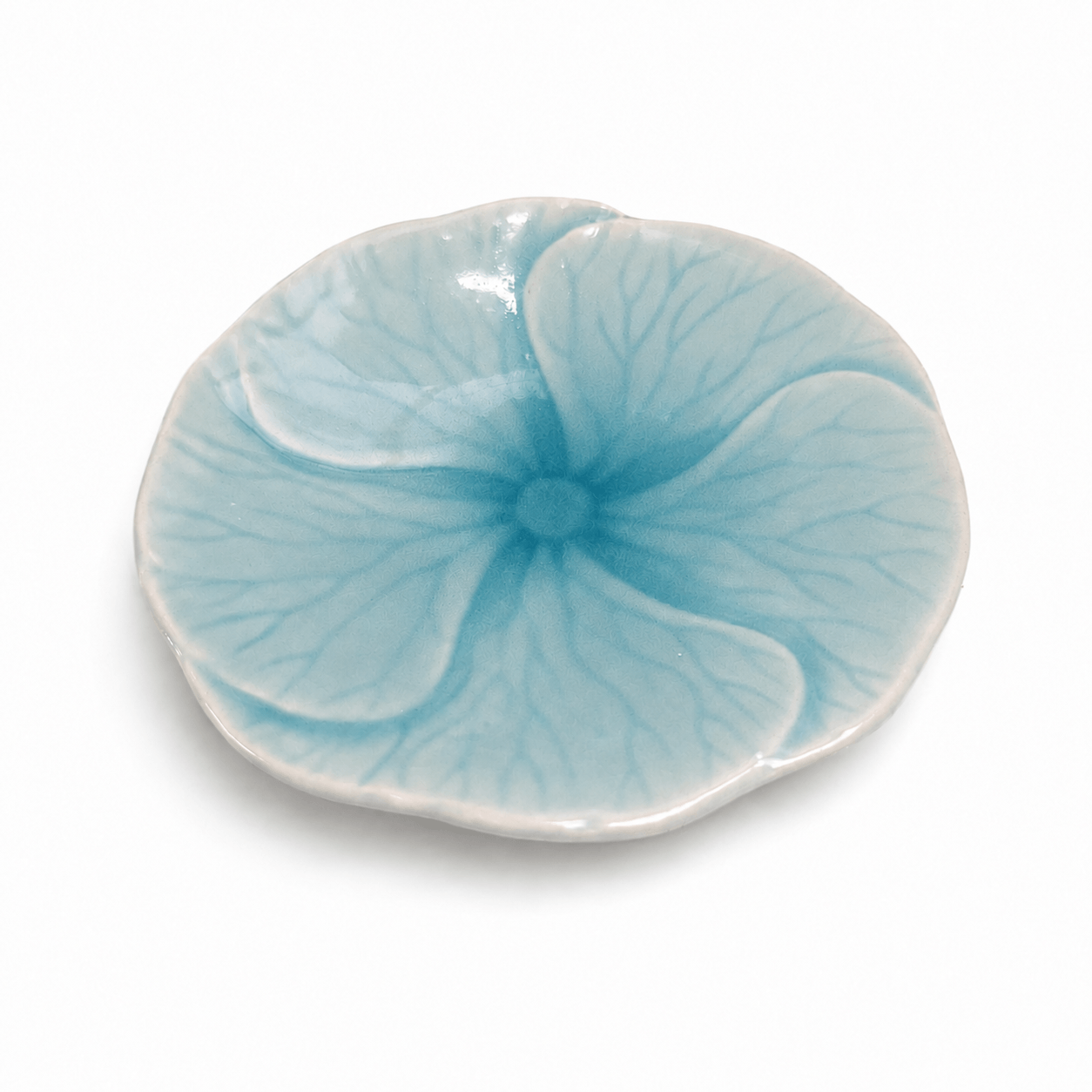 Blauw bloembord Lotus van 16 cm met bloemvormig reliëf en glanzende afwerking.
