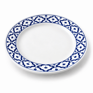 Blauw-wit keramisch dinerbord van 24 cm met decoratief patroon langs de rand.