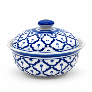 Thaise dekschaal van 15,5 cm in blauw-wit keramiek, met traditioneel handgeschilderd patroon en bijpassend deksel met knop.
