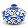Thaise dekschaal van 21 cm in blauw-wit keramiek, met traditioneel handgeschilderd patroon en bijpassend deksel met knop.
