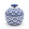 Thaise kom van 13 cm in blauw-wit keramiek met traditioneel patroon en sierlijk deksel.