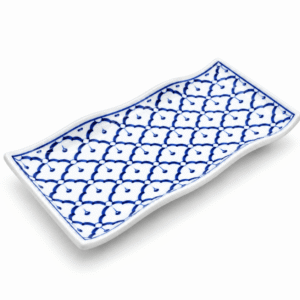 Thaise rechthoekige keramieken schaal van 26 cm met blauw-wit patroon op een witte achtergrond.