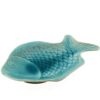 Turquoise keramieken visbord 32 cm in visvorm schuin bovenaanzicht