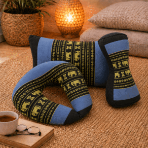 Blauw en zwart Thaise driehoekskussen set met goudkleurig olifantenmotief