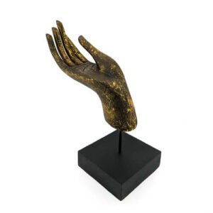 Boeddha hand in abhaya mudra houding bruin goud met zwarte standaard als spirituele woondecoratie