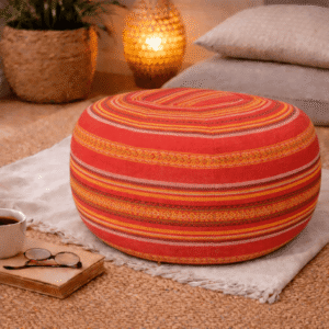 Ronde Thaise poef Chaem Luang in rood-oranje strepen met traditioneel geweven patroon