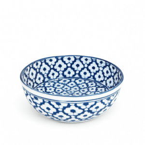 Blauw-witte keramische salade- of serveerschaal met Thais patroon, doorsnede 27 cm, handgeschilderd.