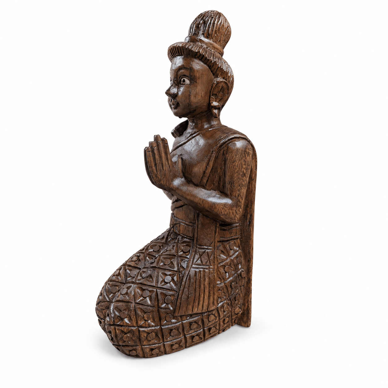 Handgemaakt houten Sawadee Lady beeld van 36 cm, zijaanzicht met gevouwen handen en verfijnd uitgesneden patroon.