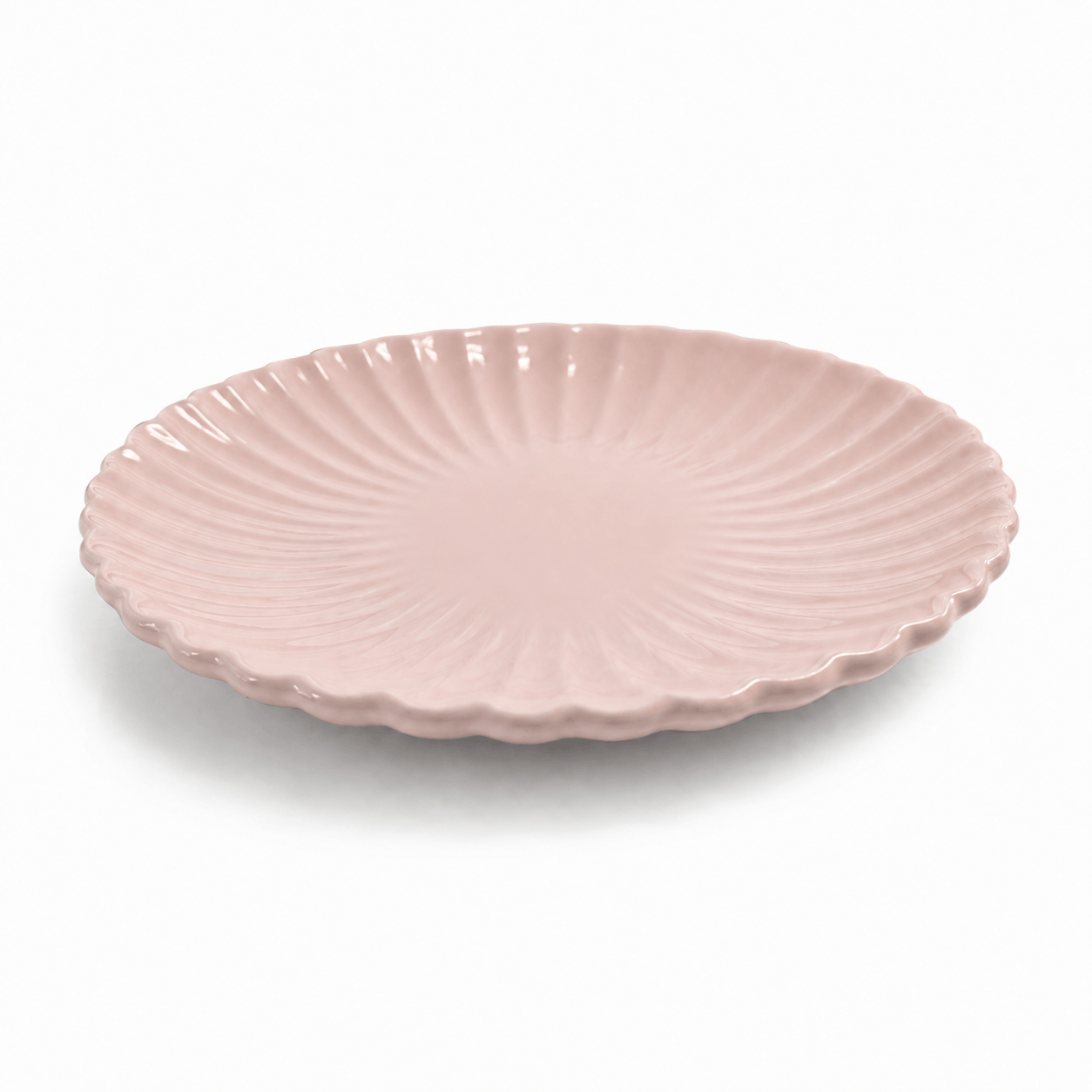 Roze Bord Lotus van 20 cm met geribbelde bloemstructuur en golvende rand, zijaanzicht.