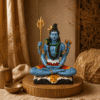 Shiva Beeld Mahadev in blauw en goud als decoratief beeld in een sfeervol interieur