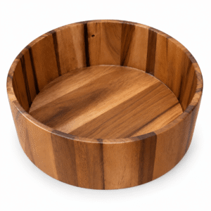 Rond houten voetenbad met een diameter van 35 cm, uitgevoerd in afwisselende lichte en donkere houttinten, zonder kunststof inzetbak.